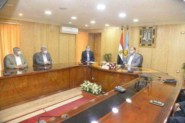 محافظ أسيوط يعتمد ترقية 15988 معلمًا وأخصائيًا بالتربية والتعليم