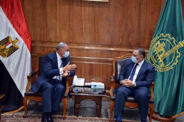 محافظ القليوبية يبحث الاستفادة من الأراضي غير المستغلة بالمحافظة