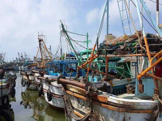إغلاق ميناء برج البرلس بكفر الشيخ لليوم الثاني بسبب نوة ”الغطاس”