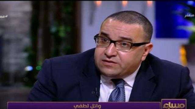 وائل لطفي: دعاة السوشيال ميديا يخدمون الدولة الدينية وأفكار سيد قطب