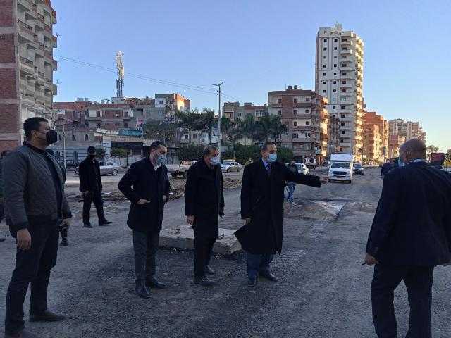 محافظ كفر الشيخ يتفقد الأحياء لمتابعة كسح تجمعات مياه الأمطار.. صور