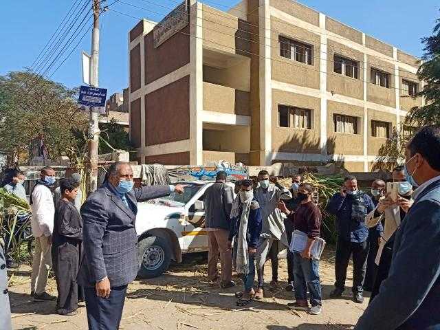 محافظ أسيوط: حملة مكبرة لرفع وإزالة القمامة من شوارع منفلوط