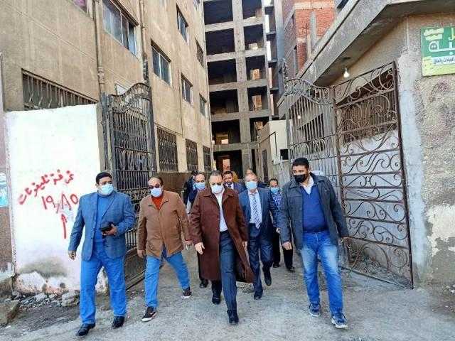 بالصور.. محافظ الشرقية يتفقد مستشفى منيا القمح