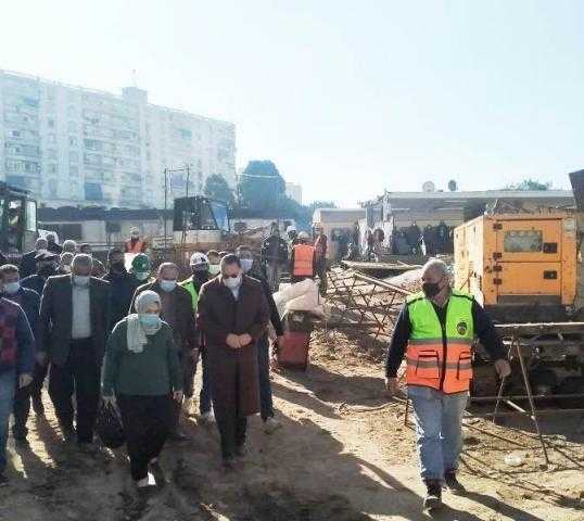 محافظ الشرقية يتفقد رصف وتطوير طريق العشة وشارع الشهيد طيار