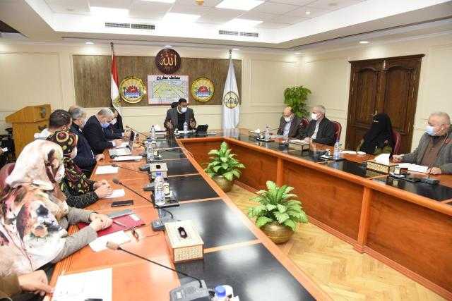 محافظ مطروح يشدد على أهمية الإسراع فى الانتهاء من تنفيذ منظومة التحول الرقمى