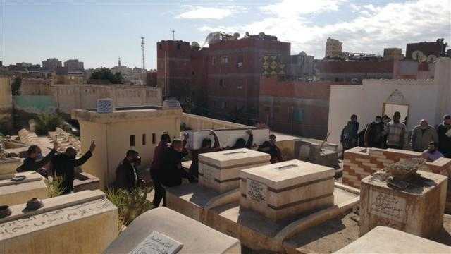 أهالي دمنهور يشيعون جثمان المخرج المسرحي فهمي الخولي