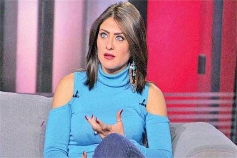 بفستان برتقالي.. إطلالة ناعمة لـ هيدي كرم عبر إنستجرام