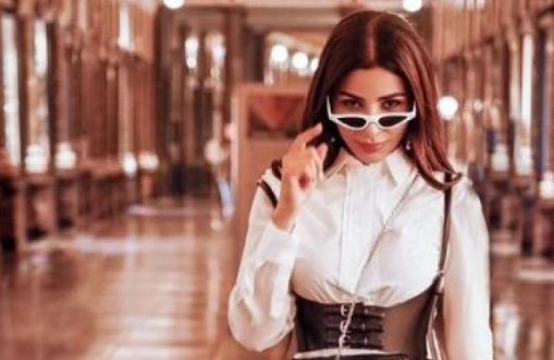 مهيرة عبد العزيز تنشر صوراً من رحلتها في لندن