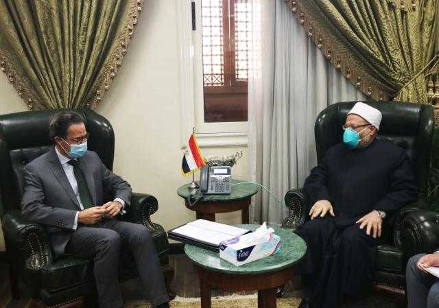السفير الفرنسي للمفتي: الرسوم المسيئة للرسول لا تمثلنا ونتفهم غضب المسلمين