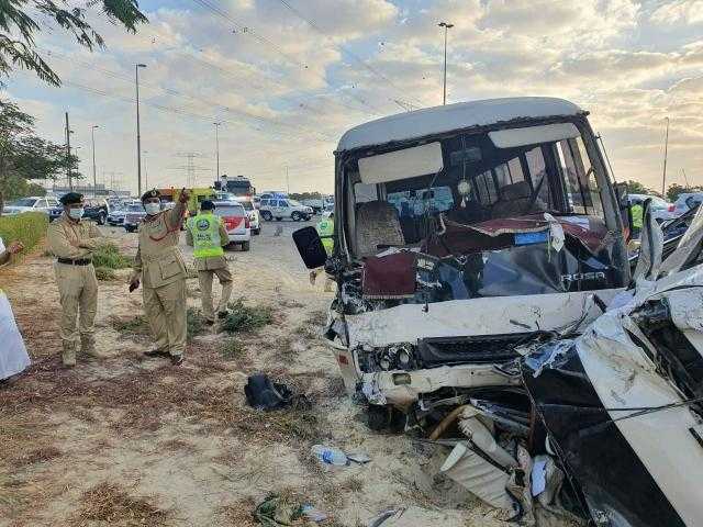 مصرع شخص وإصابة 4 في حادث تصادم على طريق أسوان الزراعي