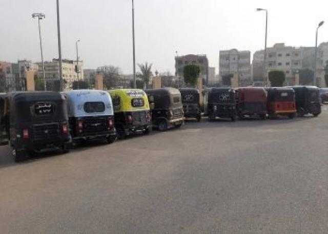 توكتوك الخير.. سائق يوصل غير القادرين مجانًا: «مش عاوز غير دعاء الناس».. فيديو 