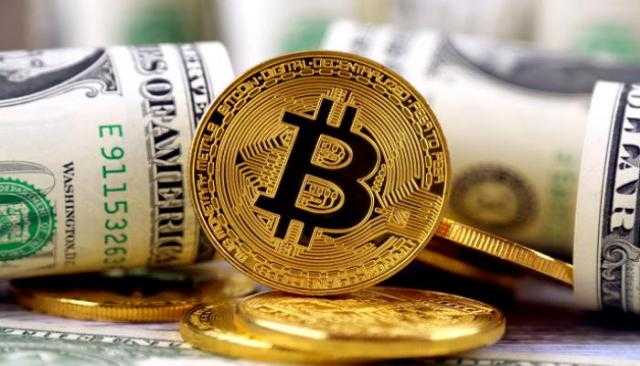 خبير مصرفي يوضح أسباب ارتفاع العملات المشفرة