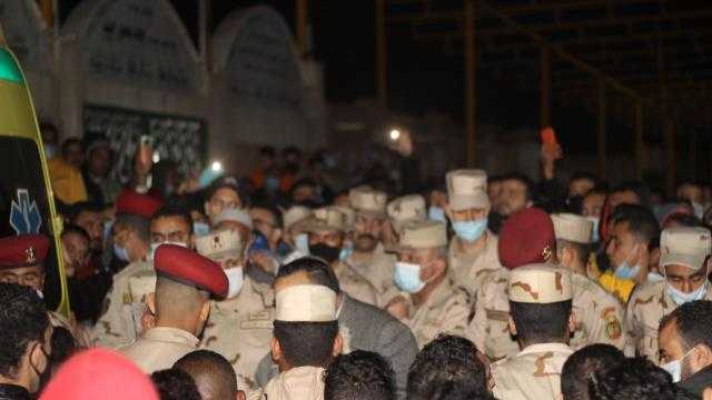 الآلاف يشيعون جثمان” السواحلي” شهيد الواجب .. ومحافظ كفر الشيخ ينعيه (صور)