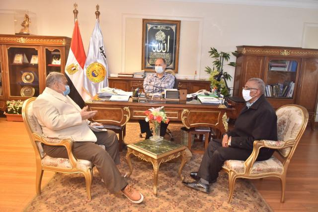 خط أحمر