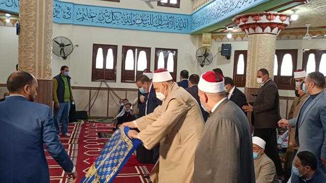وزير الأوقاف ومحافظ المنوفية يفتتحان مسجد عصمت السادات بتلا