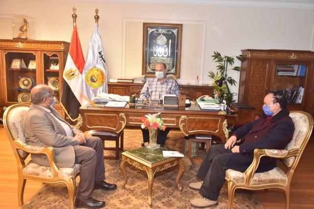 خط أحمر