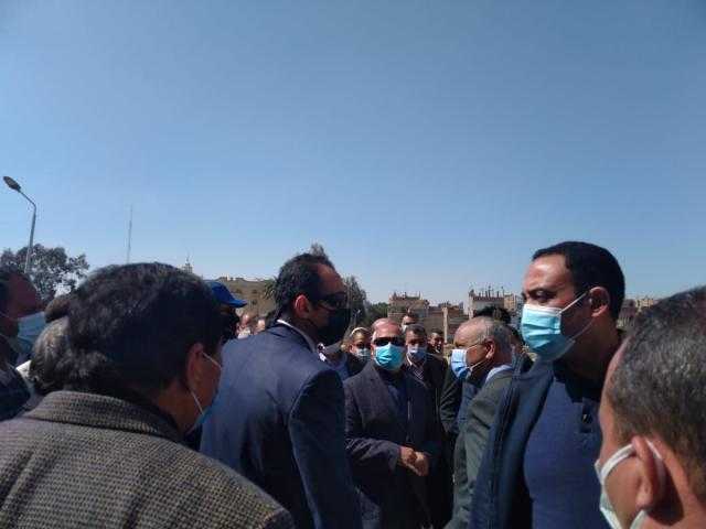 وزير النقل ومحافظ أسيوط يفتتحان برج الإشارات الإلكتروني بمحطة ديروط