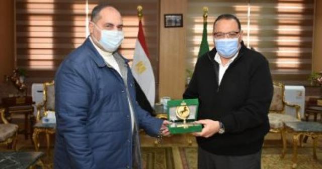 خط أحمر