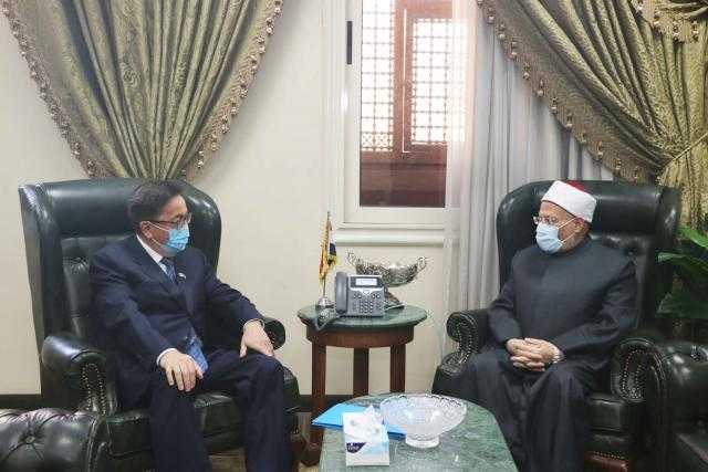 مفتي الجمهورية يستقبل سفير كازاخستان بالقاهرة لبحث تعزيز التعاون الديني بين دار الإفتاء وكازاخستان