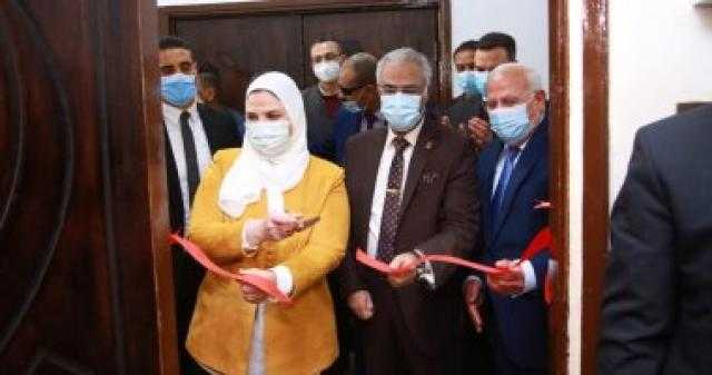 القباج ومحافظ بورسعيد يفتتحان وحدة التضامن الاجتماعى بجامعة بورسعيد