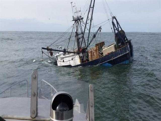 مأساة حمودة.. فقد أسرته بالكامل في غرق مركب مريوط بالإسكندرية