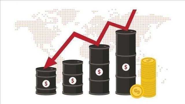 هبوط أسعار النفط بفعل زيادة مفاجئة في مخزونات الخام الأمريكية