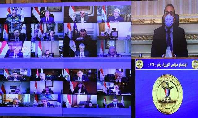 أبرز 8 قرارات جديدة خلال اجتماع الحكومة الأسبوعي.. التأمين الصحي الشامل والسيارات الكهربائية في المقدمة