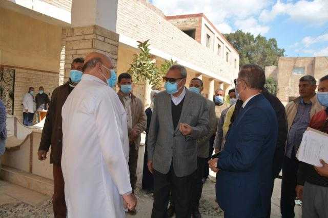 محافظ القليوبية يتفقد عددا من مشروعات قطاع الصحة والصرف الصحي.. صور 