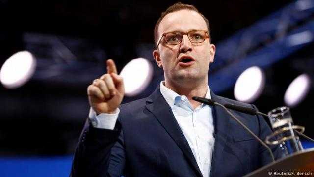 وزير الصحة الألماني يدافع عن استراتيجية الحكومة في إجراء فحوص كورونا