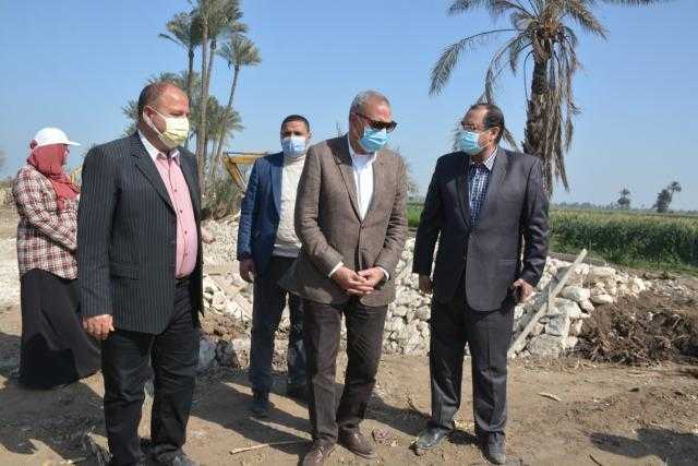 محافظ القليوبية يكشف تفاصيل تنفيذ المشروع القومى لتبطين الترع فى بنها.. صور