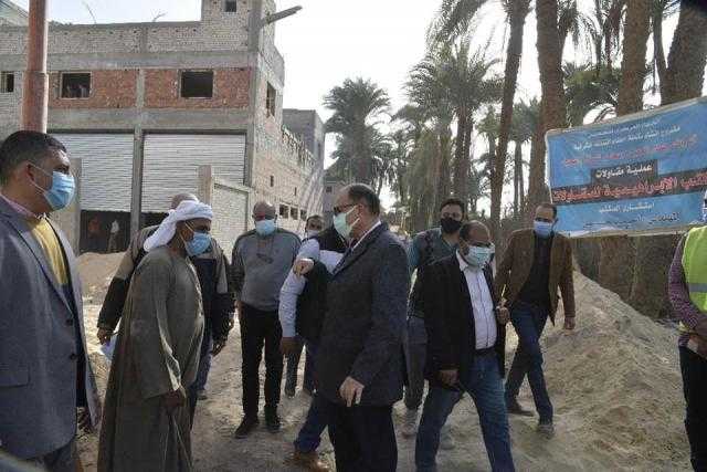 محافظ أسيوط يتفقد تبطين الترع بقريتي التناغة الشرقية وباخوم