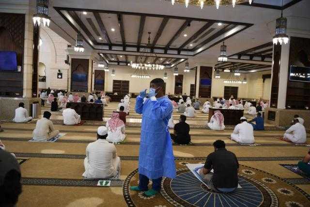 السعودية: إغلاق 11 مسجدا في 7 مناطق بعد إصابة 11 مصليا بفيروس كورونا