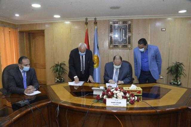 محافظ أسيوط يعتمد نتيجة الإعدادية للفصل الدراسى الأول بنسبة نجاح 98.5%
