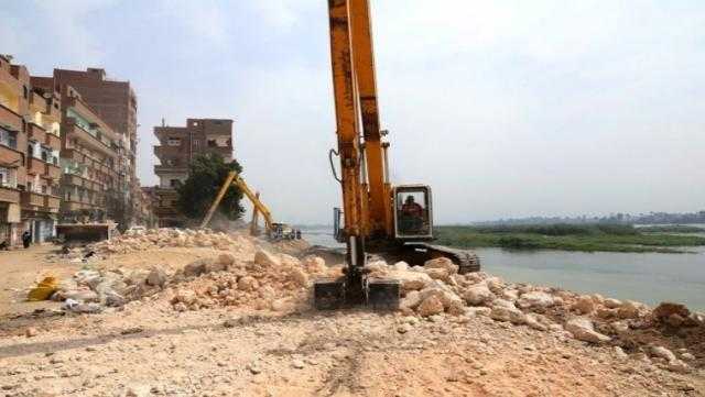 محافظ سوهاج: بدء أعمال تطوير كورنيش أخميم بطول 2.3 كم