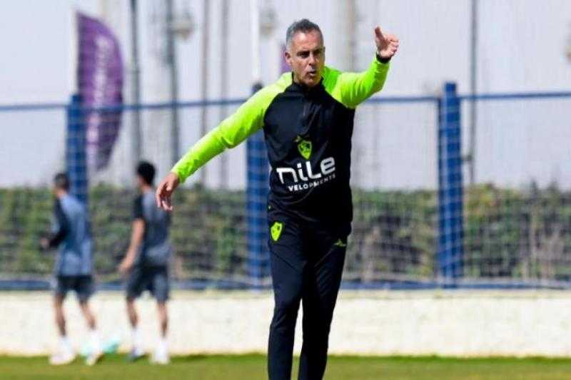 جوميز يصحح أخطاء لاعبي الزمالك في تدريبات اليوم