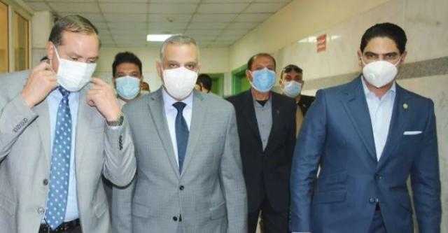 محافظ سوهاج يستقبل أبو هشيمة ويتفقدان المصابين بالمستشفى الجامعي