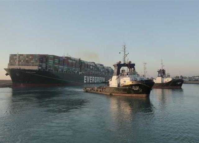 خبير: السفينة كانت تعاني من عدم اتزان قبل دخولها إلى مجرى قناة السويس.. فيديو
