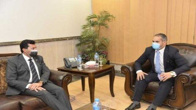 نائب محافظ أسيوط يستقبل وزير الشباب والرياضة بالمطار الدولي