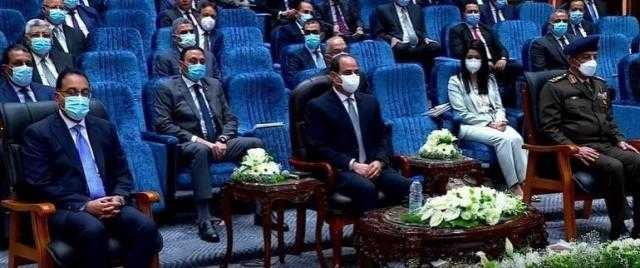 «مدبولي»: لدينا 152 مصنع أدوية و700 خط إنتاج