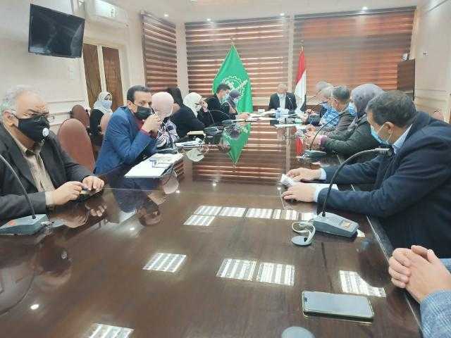 محافظ القليوبية يتابع تنفيذ مشروعات الخطة الاستثمارية.. ويوجه بزيادة دفع الأعمال