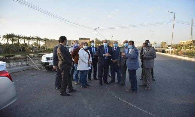 محافظ الجيزة يتابع أعمال تطوير طريقى سقارة السياحى والمريوطية الغربى