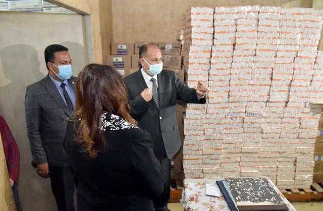 محافظ أسيوط يتفقد مخزن الأدوية الرئيسي بحي شرق.. صور