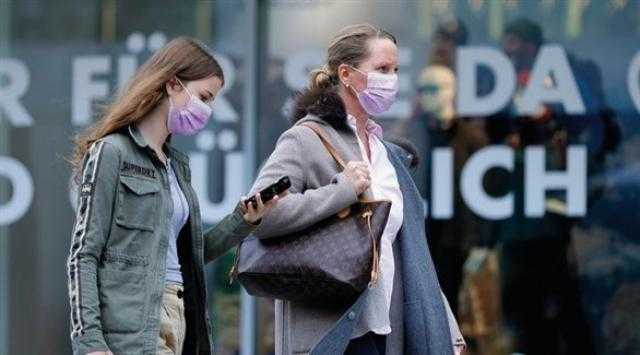 اليونان تسمح بالتسوق مجددا مع الالتزام بقيود مكافحة كورونا