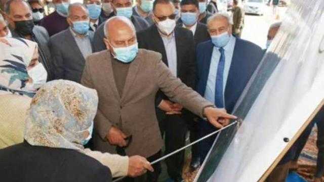 وزير النقل ومحافظ الشرقية يتفقدان محطة سكك حديد منيا القمح