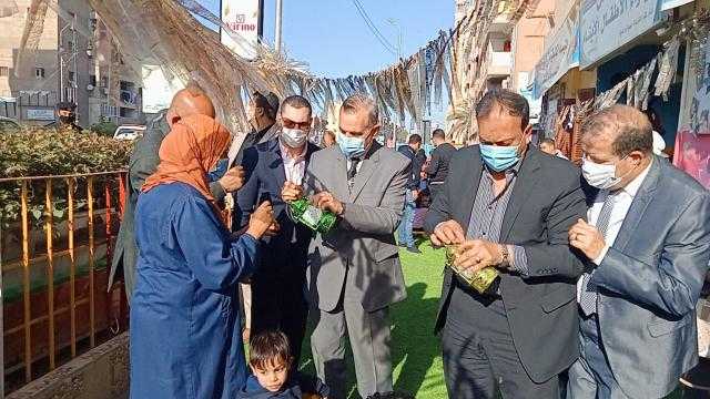 محافظ كفر الشيخ يوزع فوانيس رمضان على الأيتام بدور الرعاية 