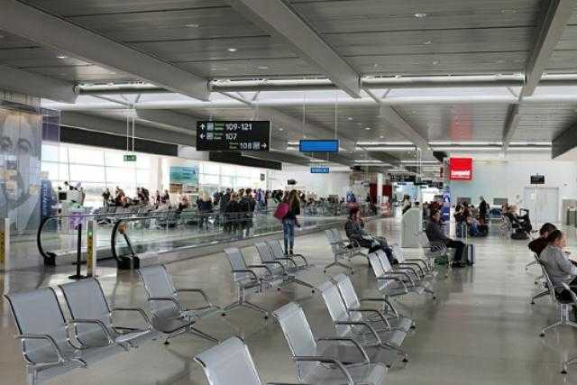 تراجع أعداد المسافرين عبر مطارات أيرلندا بسبب قيود السفر