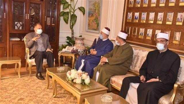 محافظ أسيوط ووكيل الأوقاف يناقشان خطة تطوير وإعادة تأهيل المساجد