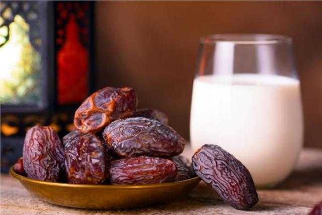 استشارى تغذية يقدم روشتة للتعامل مع زيادة الوزن في رمضان