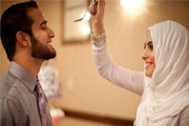 ما هو حكم تقبيل الزوج لزوجته خلال ساعات الصيام في رمضان؟.. الإفتاء تجيب