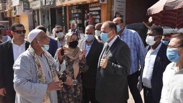 محافظ أسيوط يتابع أعمال الرصف بالقوصية تزامنا مع احتفالات العيد القومي